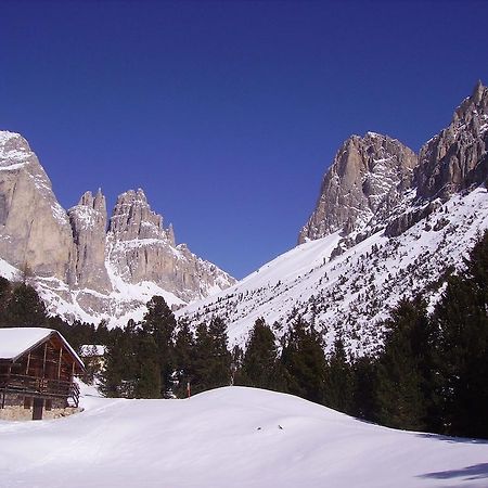 Rifugio Gardeccia Hutte Hotel Pozza di Fassa Exterior photo