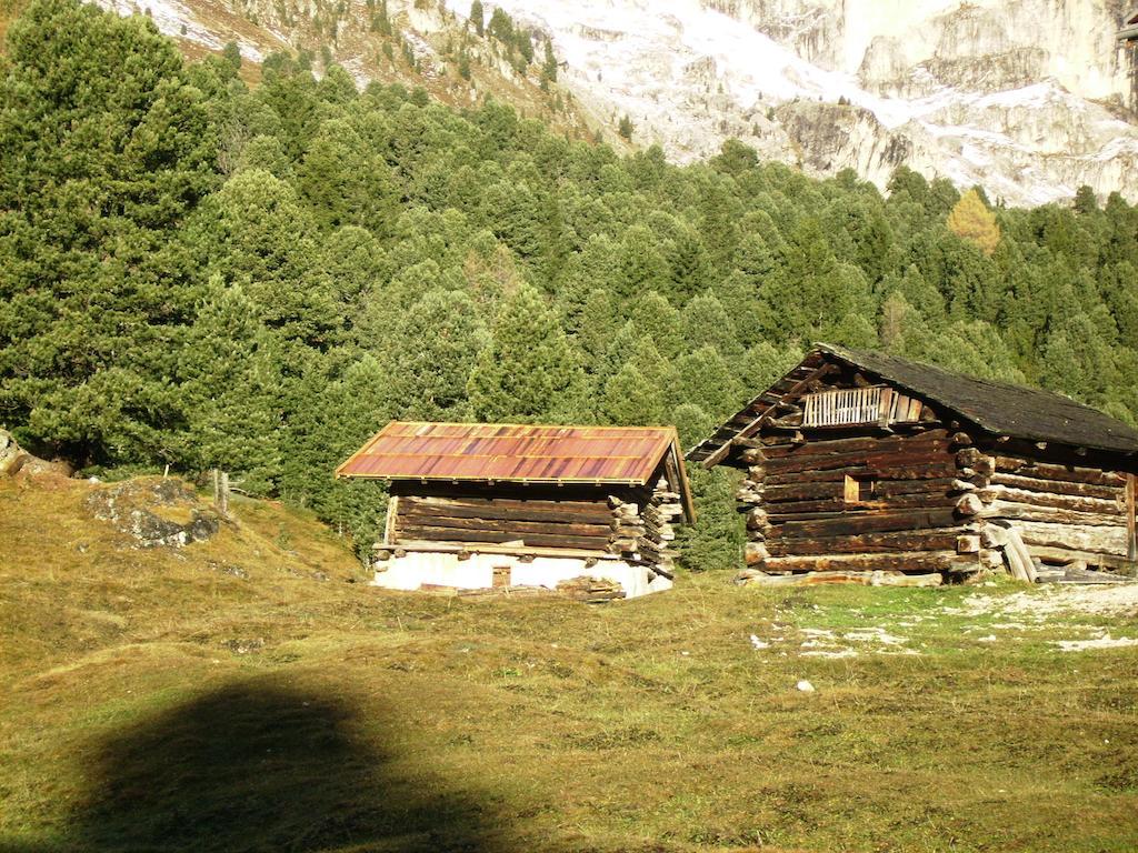 Rifugio Gardeccia Hutte Hotel Pozza di Fassa Exterior photo
