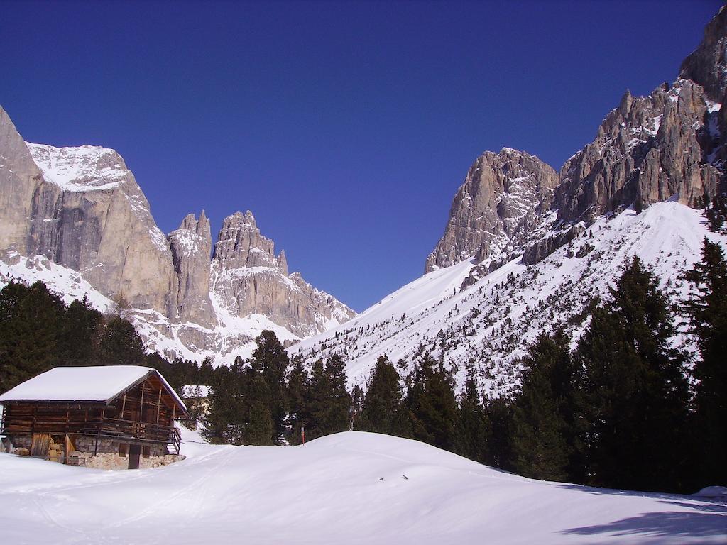 Rifugio Gardeccia Hutte Hotel Pozza di Fassa Exterior photo